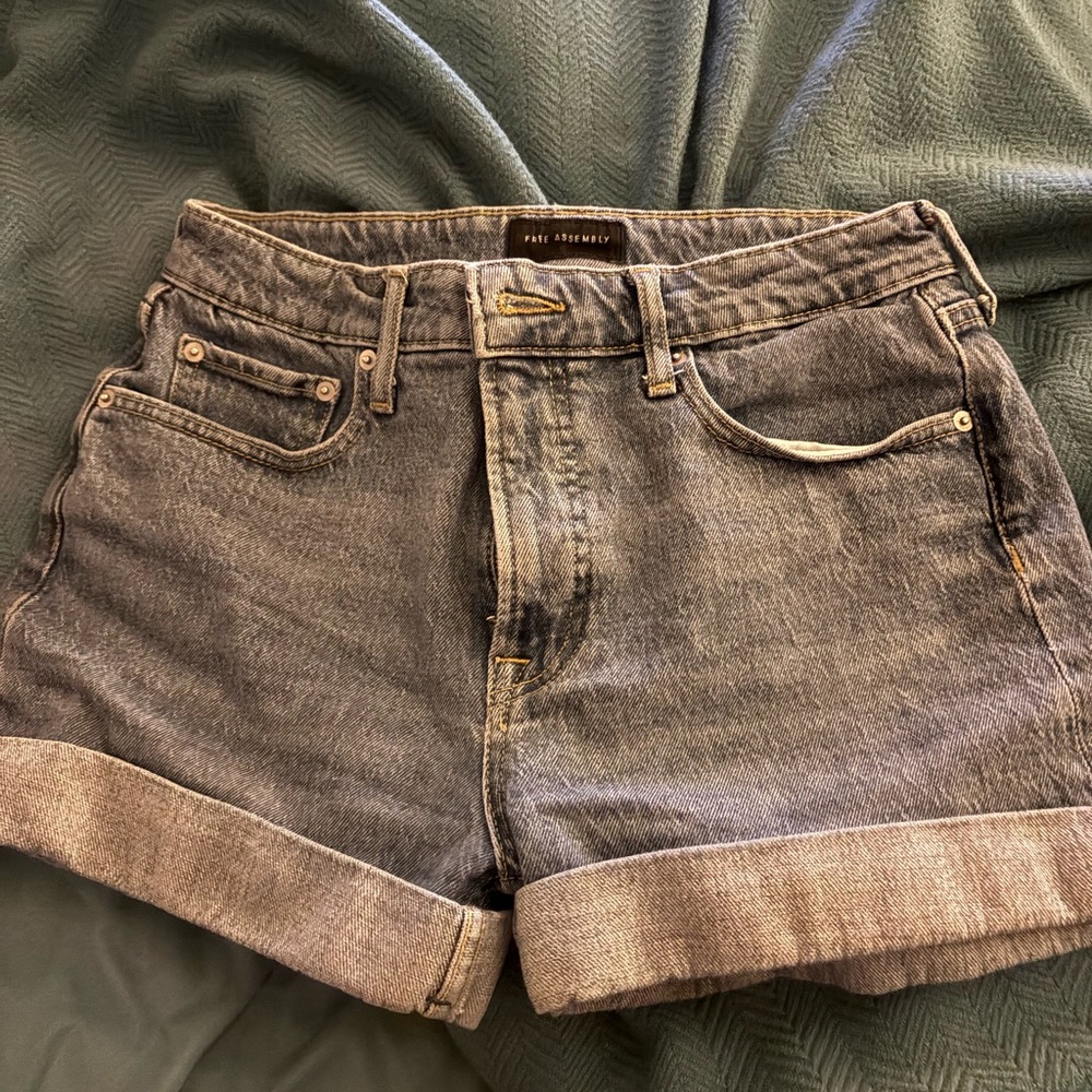 Free Assembly Women's light blue Rolled Hem Denim Shorts